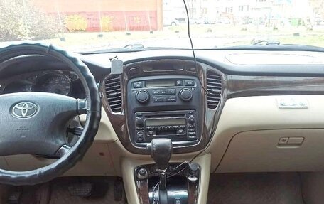 Toyota Highlander III, 2001 год, 1 060 000 рублей, 8 фотография