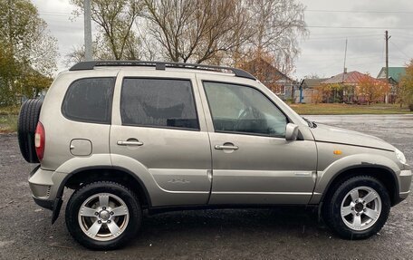 Chevrolet Niva I рестайлинг, 2010 год, 490 000 рублей, 6 фотография