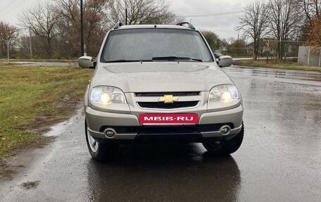 Chevrolet Niva I рестайлинг, 2010 год, 490 000 рублей, 2 фотография