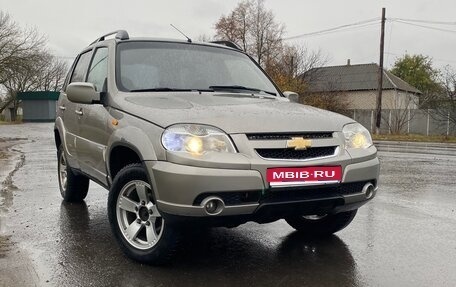 Chevrolet Niva I рестайлинг, 2010 год, 490 000 рублей, 1 фотография