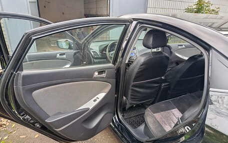 Hyundai Solaris II рестайлинг, 2013 год, 890 000 рублей, 5 фотография