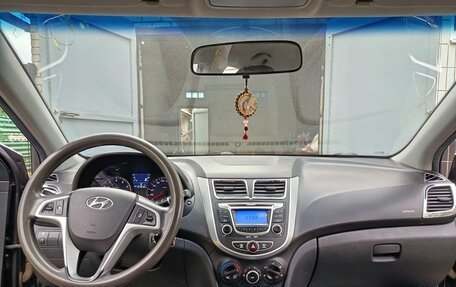 Hyundai Solaris II рестайлинг, 2013 год, 890 000 рублей, 6 фотография