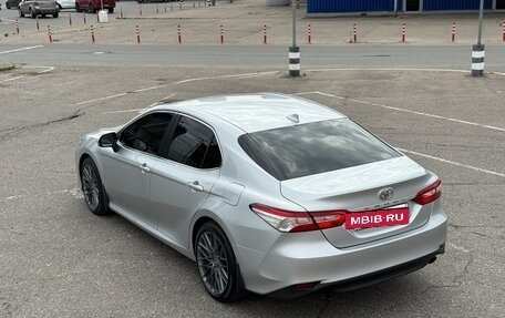 Toyota Camry, 2021 год, 2 800 000 рублей, 11 фотография