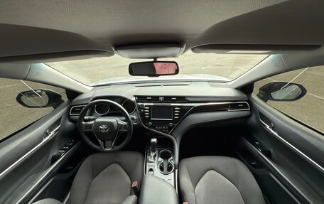 Toyota Camry, 2021 год, 2 800 000 рублей, 15 фотография