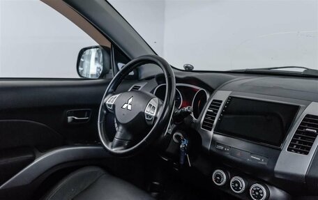 Mitsubishi Outlander III рестайлинг 3, 2008 год, 916 000 рублей, 9 фотография