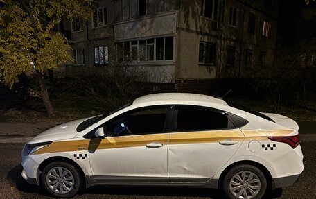 Hyundai Solaris II рестайлинг, 2018 год, 700 000 рублей, 4 фотография