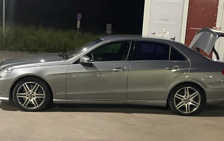 Mercedes-Benz E-Класс, 2010 год, 1 250 000 рублей, 6 фотография