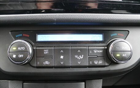 Toyota Corolla, 2015 год, 1 430 000 рублей, 10 фотография
