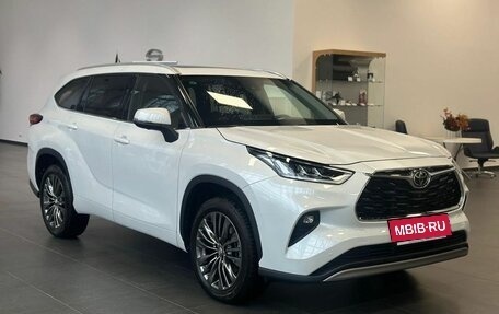Toyota Highlander, 2025 год, 6 450 000 рублей, 3 фотография