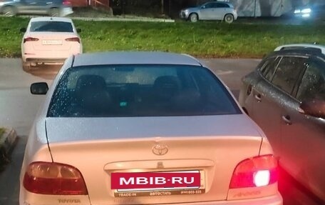 Toyota Avensis III рестайлинг, 2002 год, 380 000 рублей, 2 фотография