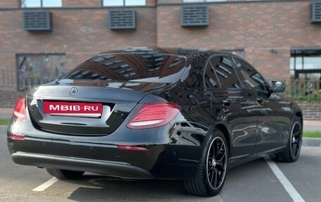 Mercedes-Benz E-Класс, 2017 год, 1 880 000 рублей, 5 фотография