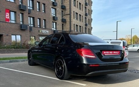 Mercedes-Benz E-Класс, 2017 год, 1 880 000 рублей, 6 фотография