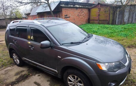 Mitsubishi Outlander III рестайлинг 3, 2008 год, 800 000 рублей, 2 фотография