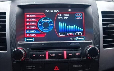 Mitsubishi Outlander III рестайлинг 3, 2008 год, 800 000 рублей, 15 фотография