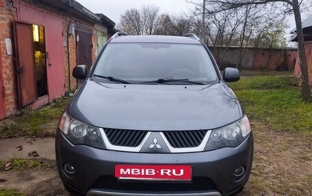 Mitsubishi Outlander III рестайлинг 3, 2008 год, 800 000 рублей, 23 фотография