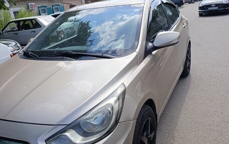 Hyundai Solaris II рестайлинг, 2013 год, 732 000 рублей, 3 фотография