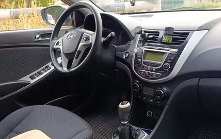 Hyundai Solaris II рестайлинг, 2013 год, 732 000 рублей, 4 фотография