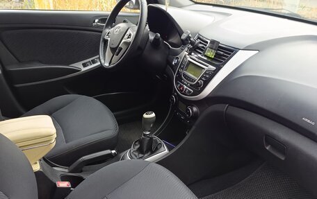 Hyundai Solaris II рестайлинг, 2013 год, 732 000 рублей, 5 фотография