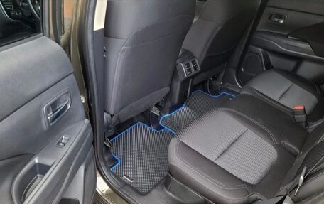 Mitsubishi Outlander III рестайлинг 3, 2021 год, 2 850 000 рублей, 8 фотография