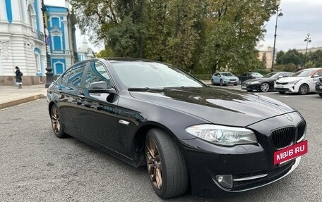 BMW 5 серия, 2013 год, 1 250 000 рублей, 24 фотография