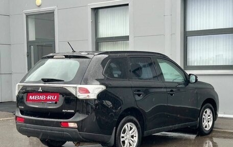 Mitsubishi Outlander III рестайлинг 3, 2013 год, 1 290 000 рублей, 5 фотография