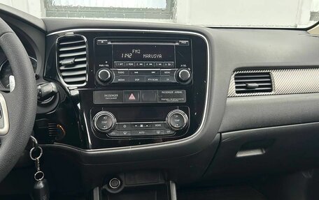 Mitsubishi Outlander III рестайлинг 3, 2013 год, 1 290 000 рублей, 15 фотография