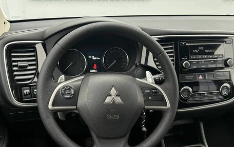 Mitsubishi Outlander III рестайлинг 3, 2013 год, 1 290 000 рублей, 16 фотография