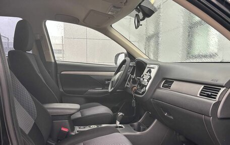 Mitsubishi Outlander III рестайлинг 3, 2013 год, 1 290 000 рублей, 12 фотография