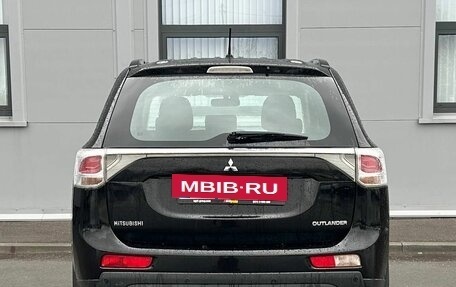 Mitsubishi Outlander III рестайлинг 3, 2013 год, 1 290 000 рублей, 6 фотография