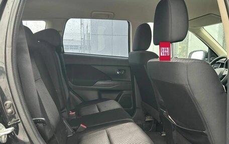 Mitsubishi Outlander III рестайлинг 3, 2013 год, 1 290 000 рублей, 13 фотография