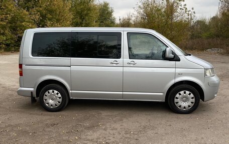 Volkswagen Caravelle T5, 2004 год, 1 350 000 рублей, 4 фотография