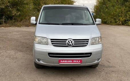Volkswagen Caravelle T5, 2004 год, 1 350 000 рублей, 8 фотография