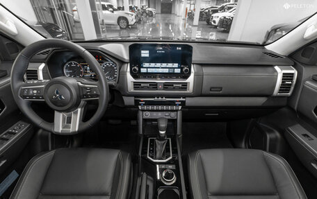 Mitsubishi L200, 2024 год, 5 250 000 рублей, 8 фотография