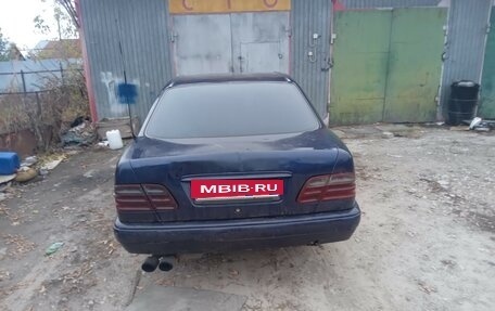 Mercedes-Benz E-Класс, 1999 год, 220 000 рублей, 3 фотография