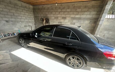 Mercedes-Benz E-Класс, 2015 год, 1 800 000 рублей, 4 фотография