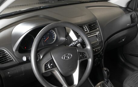 Hyundai Solaris II рестайлинг, 2015 год, 1 085 000 рублей, 3 фотография