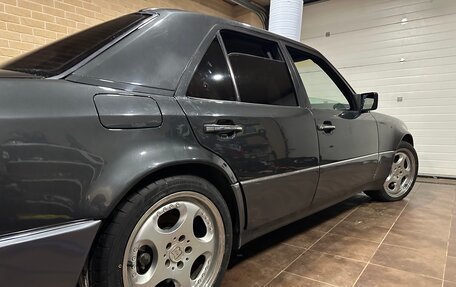 Mercedes-Benz E-Класс, 1993 год, 9 000 000 рублей, 27 фотография