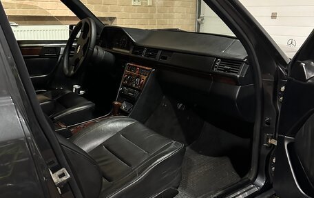 Mercedes-Benz E-Класс, 1993 год, 9 000 000 рублей, 26 фотография