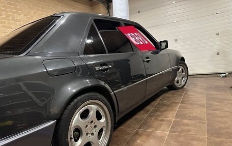 Mercedes-Benz E-Класс, 1993 год, 9 000 000 рублей, 28 фотография