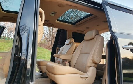 KIA Carnival III, 2015 год, 2 500 000 рублей, 15 фотография