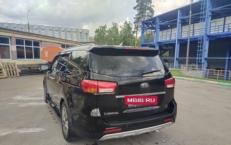 KIA Carnival III, 2015 год, 2 500 000 рублей, 21 фотография