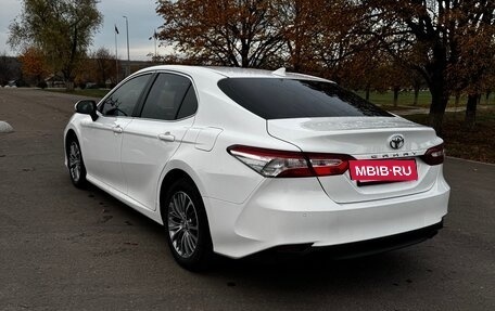 Toyota Camry, 2020 год, 3 150 000 рублей, 10 фотография