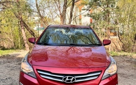 Hyundai Solaris II рестайлинг, 2015 год, 860 000 рублей, 1 фотография