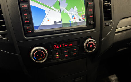 Mitsubishi Pajero IV, 2011 год, 1 950 000 рублей, 24 фотография