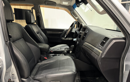 Mitsubishi Pajero IV, 2011 год, 1 950 000 рублей, 30 фотография