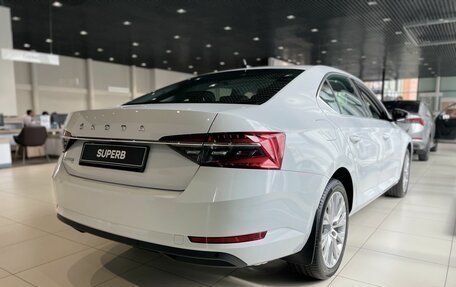 Skoda Superb III рестайлинг, 2025 год, 3 890 000 рублей, 5 фотография