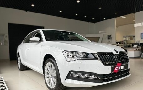 Skoda Superb III рестайлинг, 2025 год, 3 890 000 рублей, 6 фотография