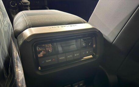 Toyota Land Cruiser Prado, 2024 год, 11 500 000 рублей, 14 фотография