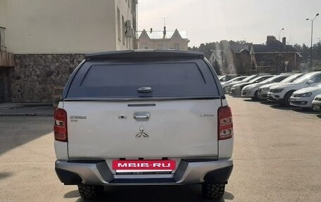 Mitsubishi L200 IV рестайлинг, 2018 год, 1 960 000 рублей, 8 фотография