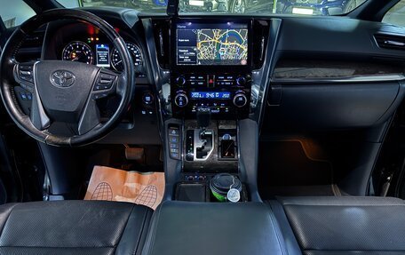 Toyota Alphard III, 2021 год, 7 900 000 рублей, 29 фотография